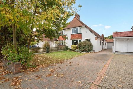 3 bedroom semi-detached house to rent - Photo 2