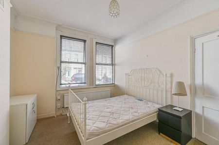 2 bedroom maisonette to rent - Photo 4