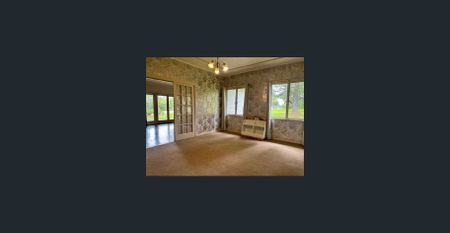 Charming older style home - Photo 3