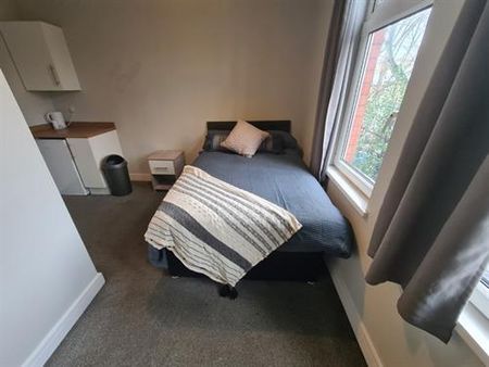 Room 5, 25 Glyn Avenue - Photo 3