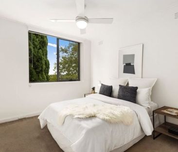 Bright and breezy in a superb tree lined location - Photo 5
