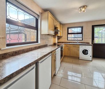 4 bedroom detached house to rent - Photo 5
