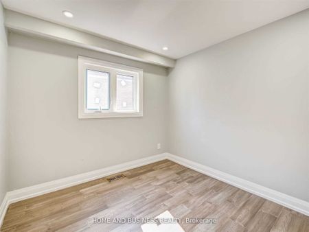 For Lease - 470 Louis Drive Unit# Middle, Mississauga, Ontario - Photo 3