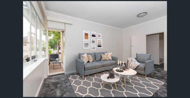 Street-Front on Toorak Road - Photo 1