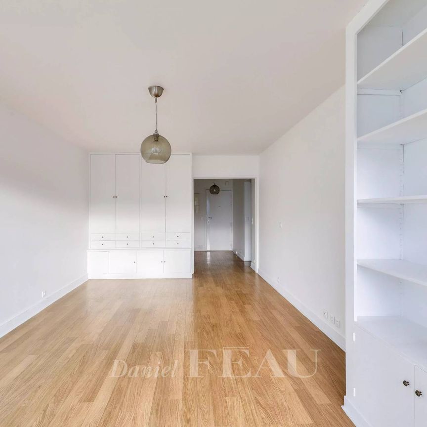 Location appartement, Paris 17ème (75017), 2 pièces, 55.12 m², ref 85463000 - Photo 1