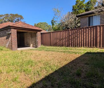 Renovated & Freshly Painted Home in Prime Croydon Locationous & Convenient Family Home in Prime Croydon Location - Photo 3