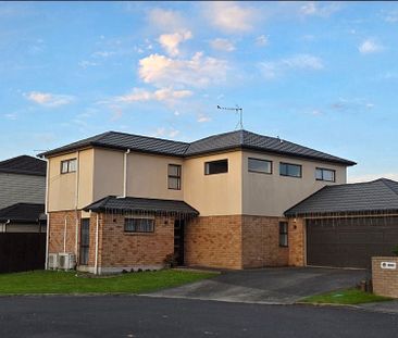 Spacious 5BR Family Haven in Takanini - Photo 6