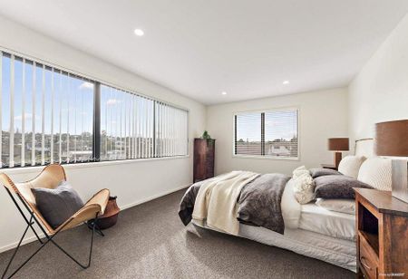 Charming 3BR Townhouse in Glen Innes - Photo 5