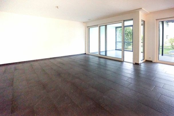 Moderne Familienwohnung mit Wintergarten und Balkon - Photo 1