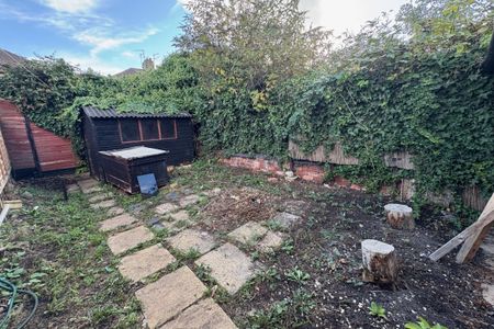 Southampton Road, NORTHAMPTON - Photo 2