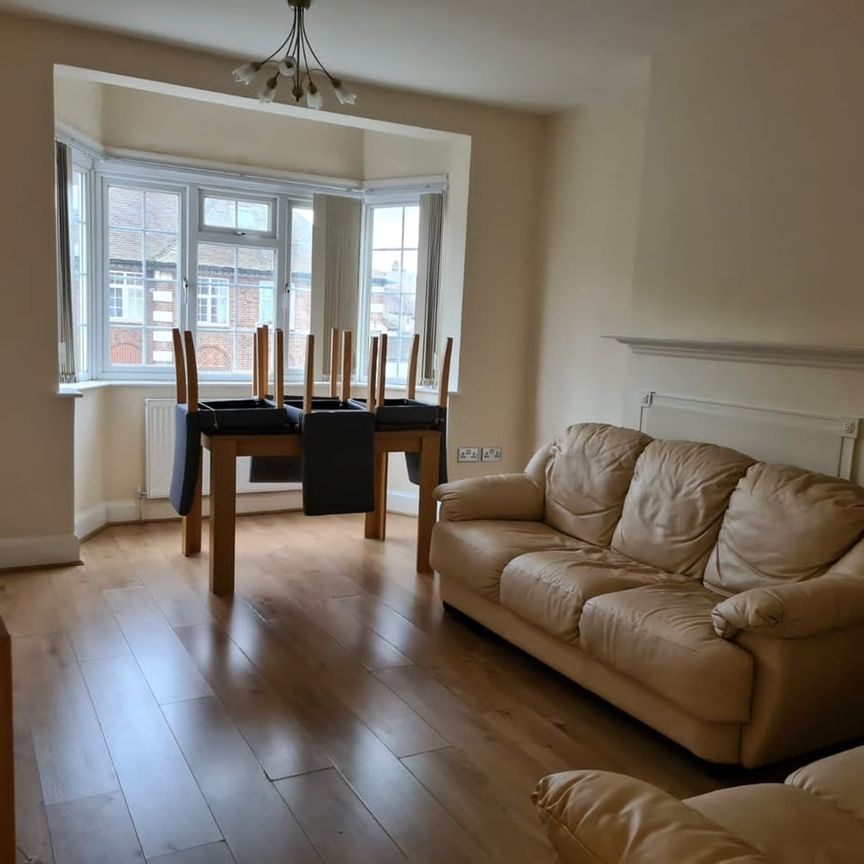 3 Bed Flat, Florence Mansions, NW4 - Photo 1