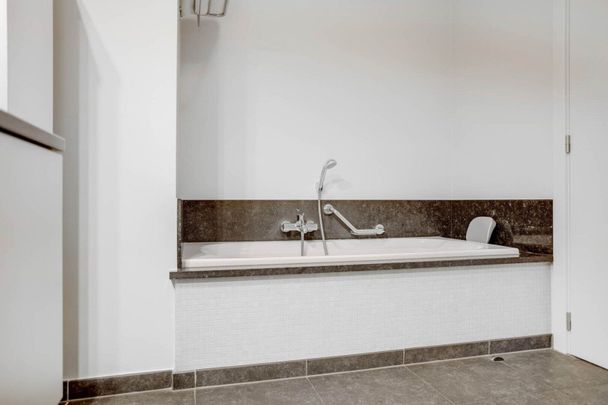 Gemeubeld gelijkvloers appartement in het centrum van Kasterlee-Lichtaart! - Foto 1