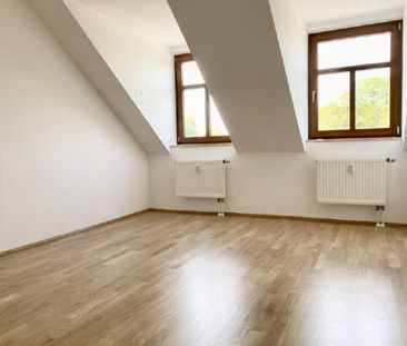 frisch sanierte Dachgeschosswohnung mit Tageslichtbad in Chemnitz A... - Photo 1