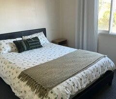 Croydon North - Photo 6