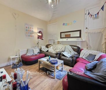 7 bedroom student house Hyde Park - Photo 1