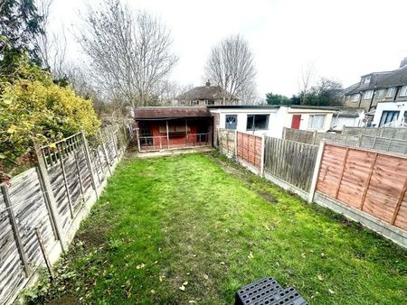 Merlin Grove, Ilford, IG6, Property for rent - Photo 4