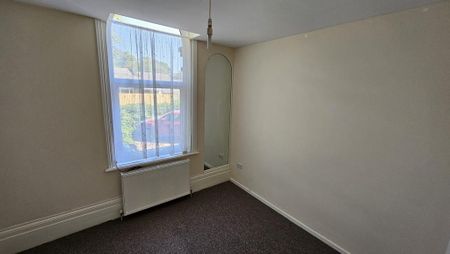 1 bedroom ground floor flat to rent - Photo 2