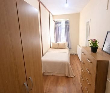 Room in a Shared House, Monks Park, HA9 - Photo 4