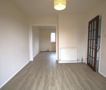 3 bedroom detached house to rent - Photo 2