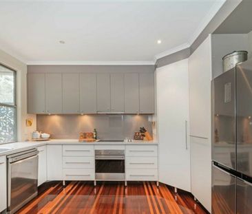 Comfort, Space and Style - The Ideal Svensson Heights Family Home - Photo 2