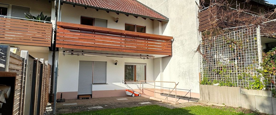 VERMIETUNG! Reihenmittelhaus in begehrter Wohnlage von VS-Schwenningen, Wohngebiet Deutenberg - Photo 1