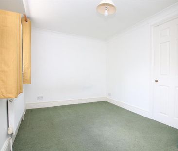 4 bedroom detached house to rent - Photo 4