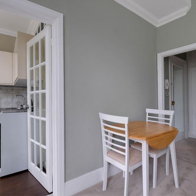 Studio to rent - Photo 1