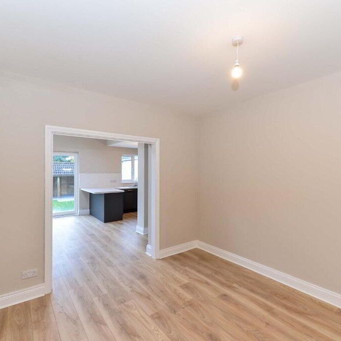 33 Reaville Park, Dundonald, Belfast, BT16 2AR - Photo 1