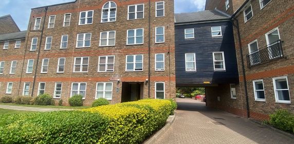 Millacres, Station Road, Ware - Photo 2