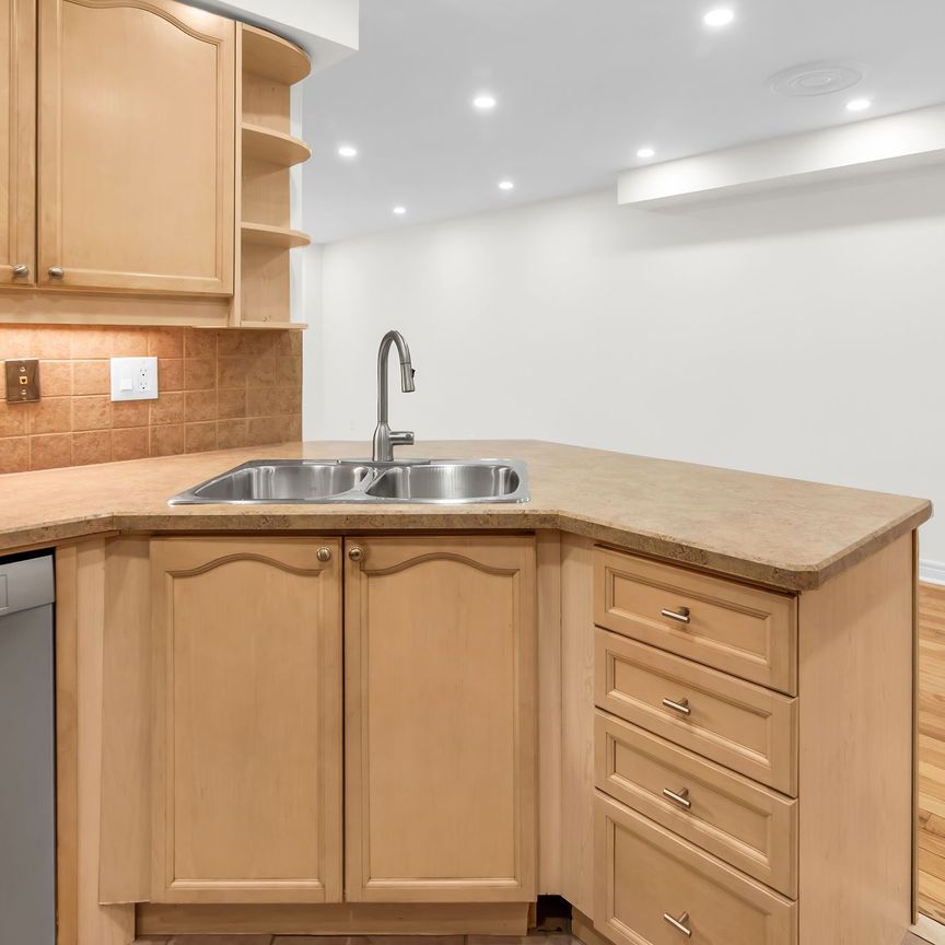 For Lease - 2250 Rockingham Drive Unit# 43, Oakville, Ontario - Photo 1