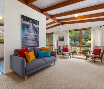 A coastal base, Central Access for Blairgowrie Beaches - Photo 2