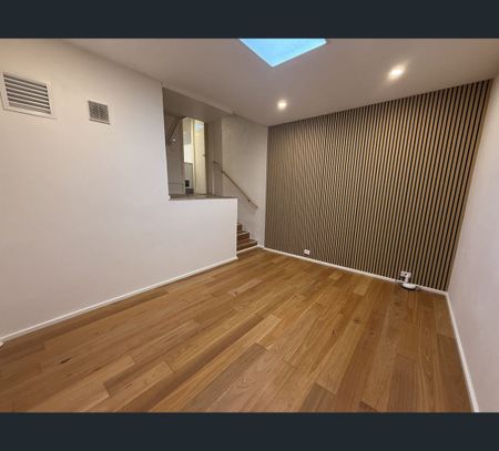 2/11 Winfield Road, Balwyn North, Vic 3104 - Photo 5
