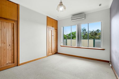 Relaxed Mandurah Living with Great Entertaining Space - Photo 2
