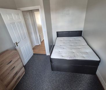 1 Bed Flat, The Ridgeway, NW9 - Photo 4