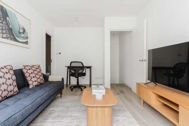 Warren Mews - Photo 1