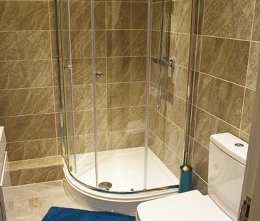 6 bedroom terraced house to rent - Photo 3