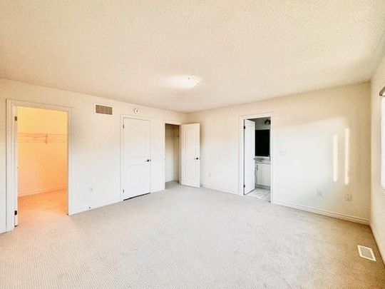 For Lease - 154 Shepherd Drive, Barrie, Ontario - Photo 1