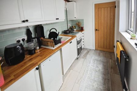 2 bedroom terraced house to rent - Photo 5