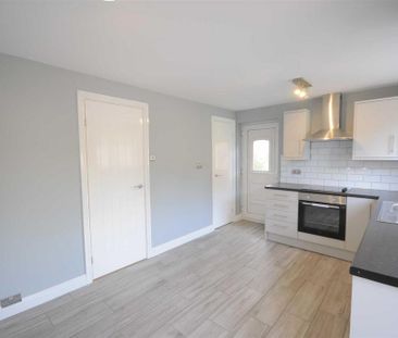 3 bedroom detached house to rent - Photo 2