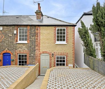 2 bedroom end of terrace house to rent - Photo 1