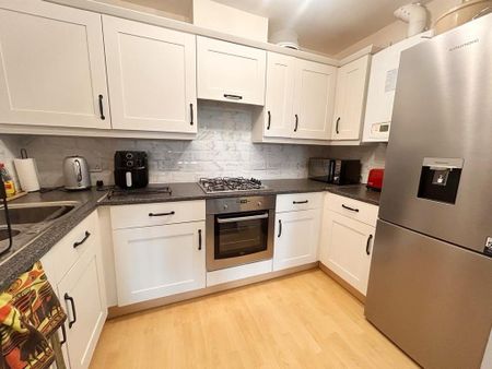 2 bedroom flat to rent - Photo 4