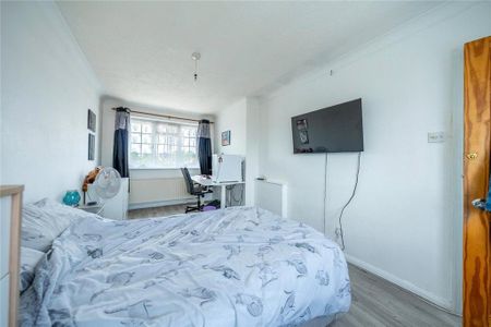 3 bedroom detached house to rent - Photo 3