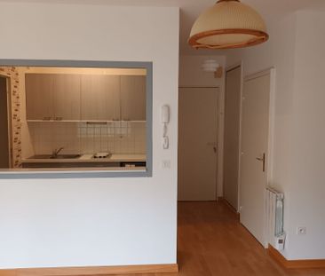 Location Appartement 1 pièce 34m² - Photo 2