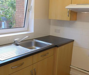 1 bedroom retirement property to rent - Photo 4