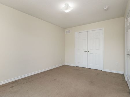 For Lease - 200 Veterans Drive Unit# 09, Brampton, Ontario - Photo 5