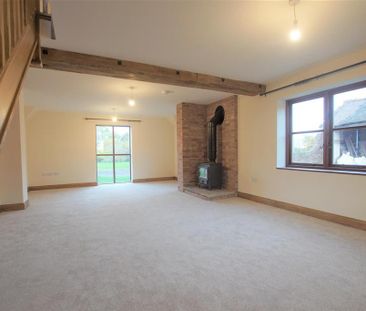 3 bedroom barn conversion to rent - Photo 1