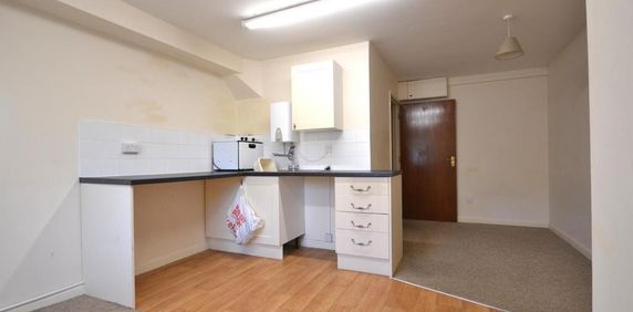 Studio to rent - Photo 2