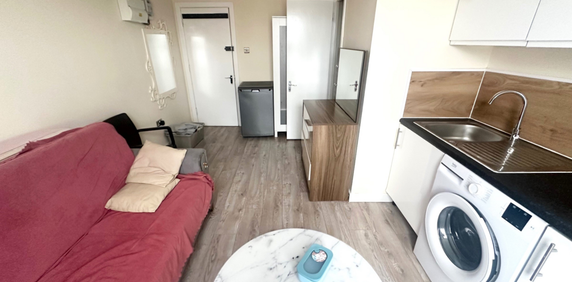 Studio to rent - Photo 2