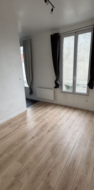 Location Appartement 1 pièce 18m² ST MAUR DES FOSSES 94100 - Photo 1