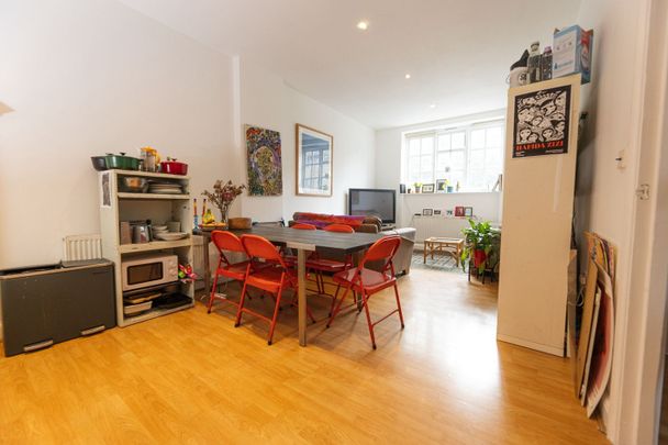 3 Bed Flat, Brighton Terrace, SW9 - Photo 1